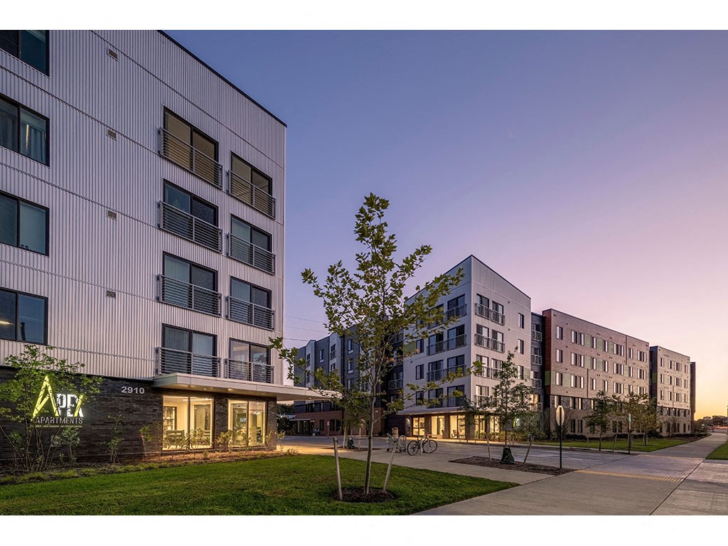 Apartment Exterior at Apex Apartments, Virginia, 22206