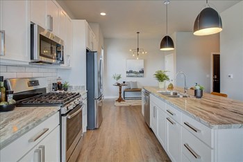 white cabinets - Photo Gallery 4