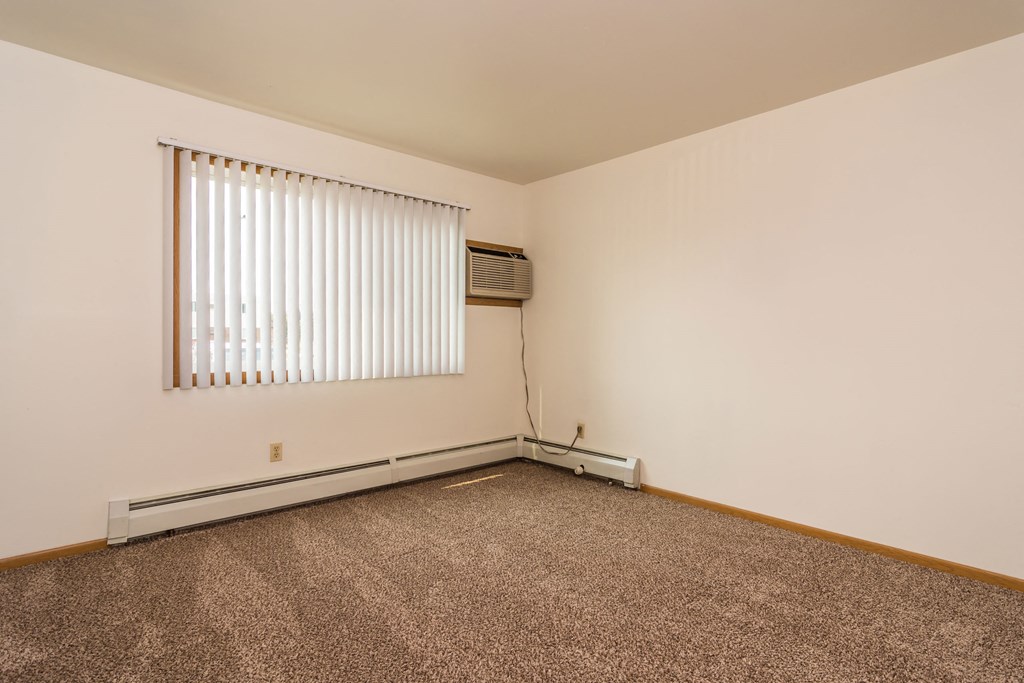 Amberwood Court | One Bedroom | Living Room