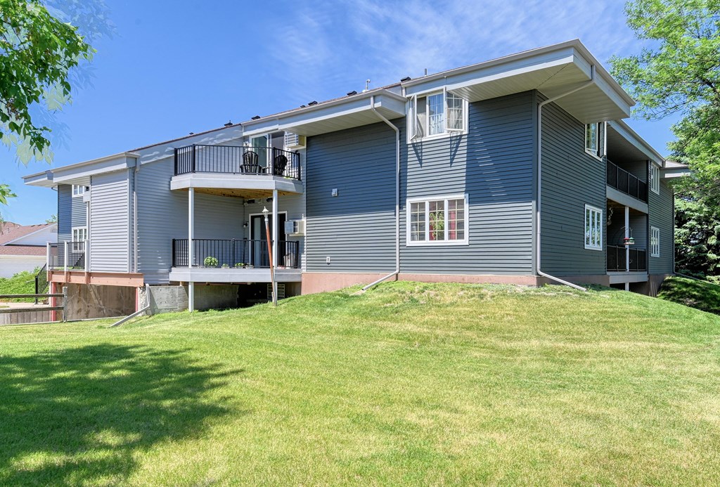 Carriage House Apartments | Grand Forks, ND Carriage House Apartments | Grand Forks, ND