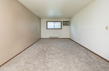 Maplewood Bend II Apartments | Living Room - Photo Gallery 2