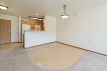 Sunrise North Apartments | Dining Room Sunrise North Apartments | Dining Room - Photo Gallery 4