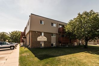 905 32Nd Ave S 2 Beds Apartment for Rent - Photo Gallery 1