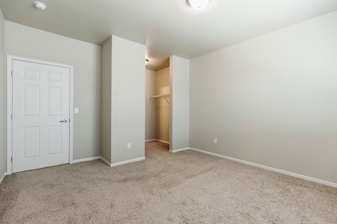Diamond Bend Apartments | Master Bedroom