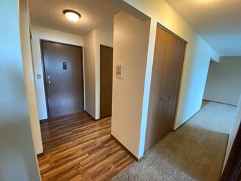 Hartford Apartments | Entry Hartford Apartments | Entry - Photo Gallery 5