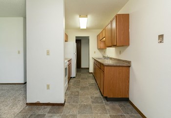 Maplewood Bend II Apartments | Kitchen Maplewood Bend II Apartments | Kitchen - Photo Gallery 5