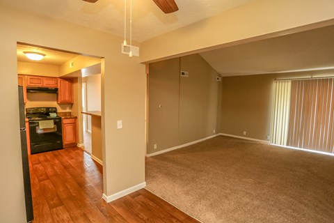 Evergreen Terrace Apartments | Living Room