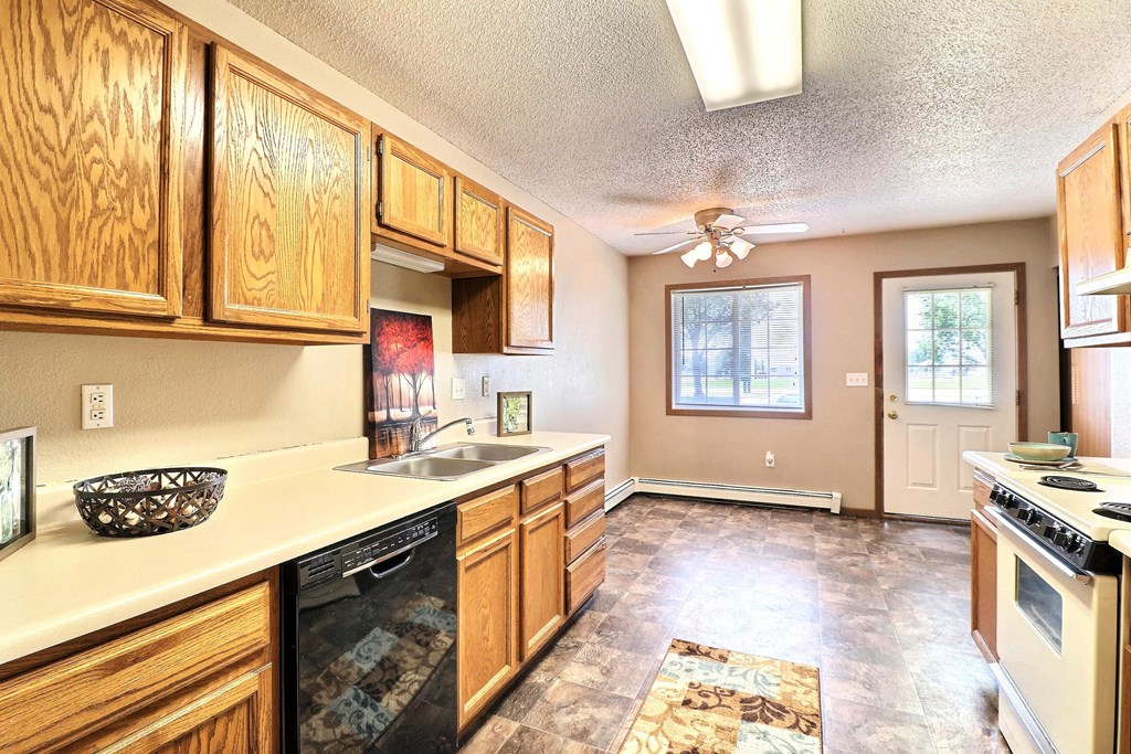Foxboro Court Townhomes | Kitchen