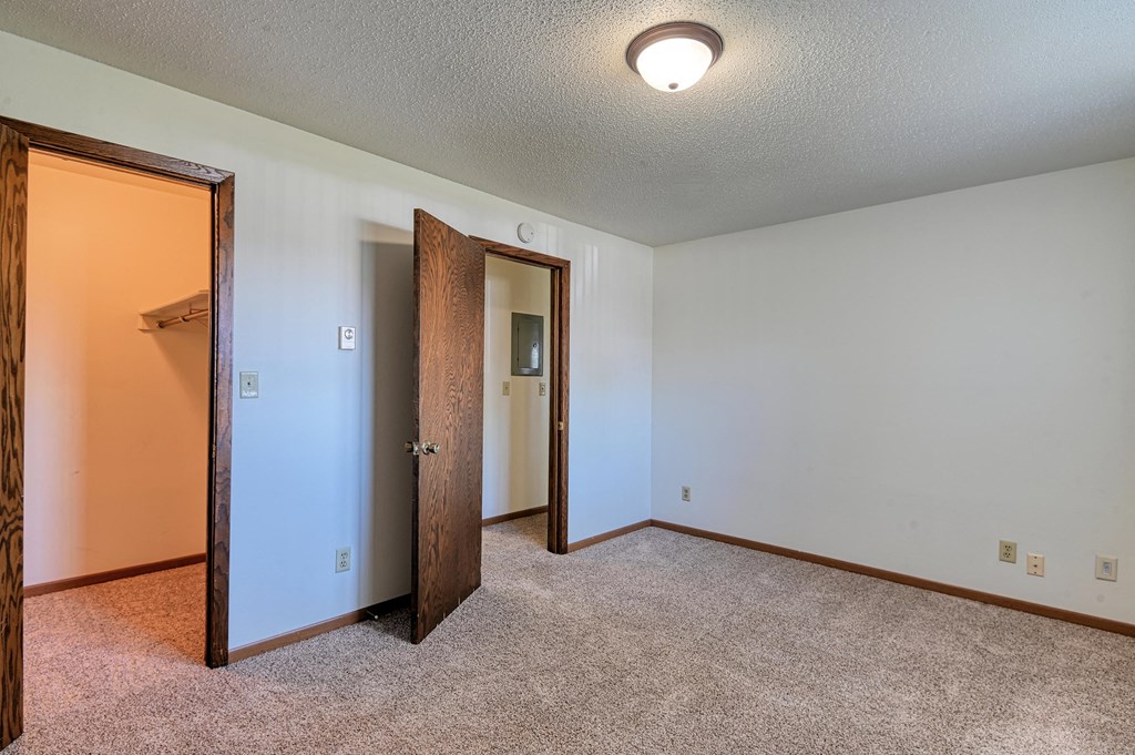 Roughrider 1 Apartments | Bedroom