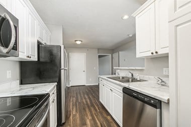 1450 West Lark Street 3 Beds Apartment for Rent - Photo Gallery 1