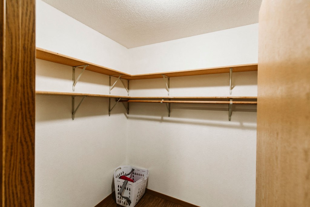 Grand Forks, ND Grandview II Apartments. A closet with a couple shelves.