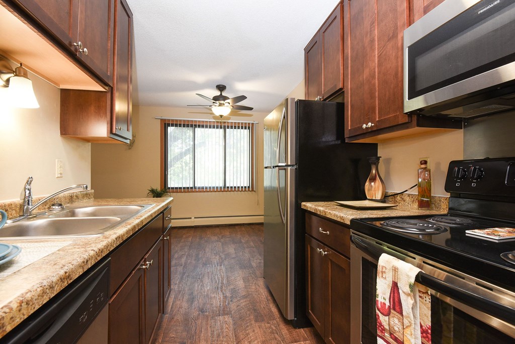 The Edge of Uptown Apartments | Kitchen