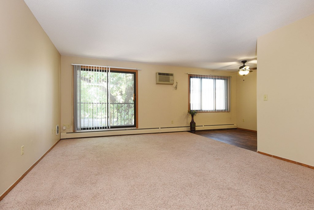 The Edge of Uptown Apartments | Living Room