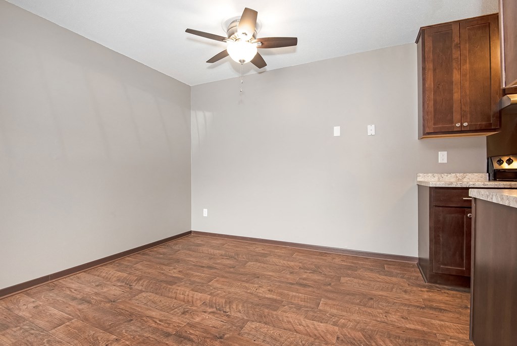 Maplewood Apartments | Dining Room