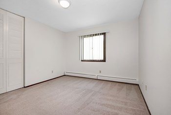 Maplewood Apartments | Bedroom 2391 Larpenteur Ave E Studio-3 Beds Apartment for Rent - Photo Gallery 4
