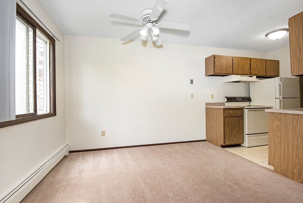 Maplewood Apartments | Dining Room