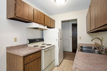 Maplewood Apartments | Kitchen 2391 Larpenteur Ave E Studio-3 Beds Apartment for Rent - Photo Gallery 2