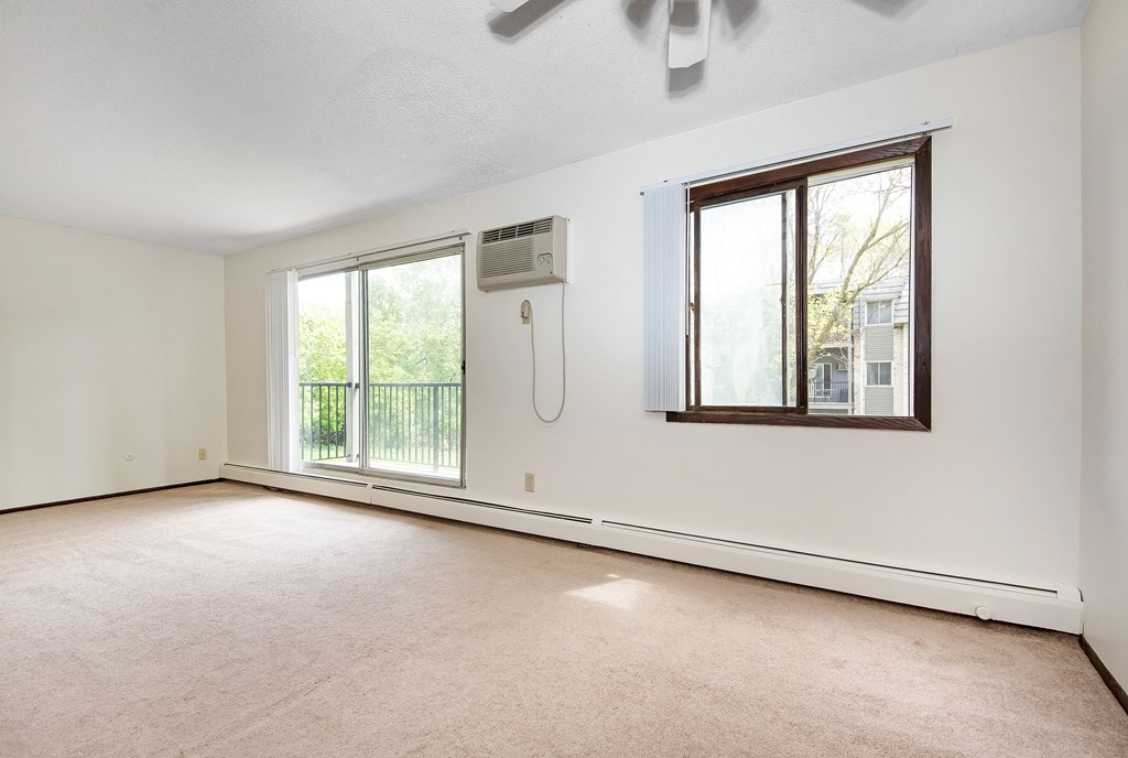 Maplewood Apartments | Living Room