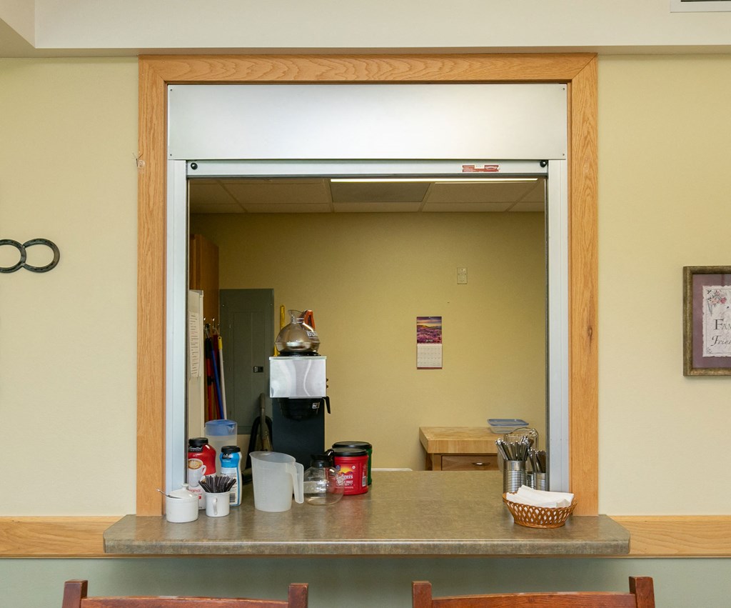 a community area with coffee. Fargo, ND Sunrise North