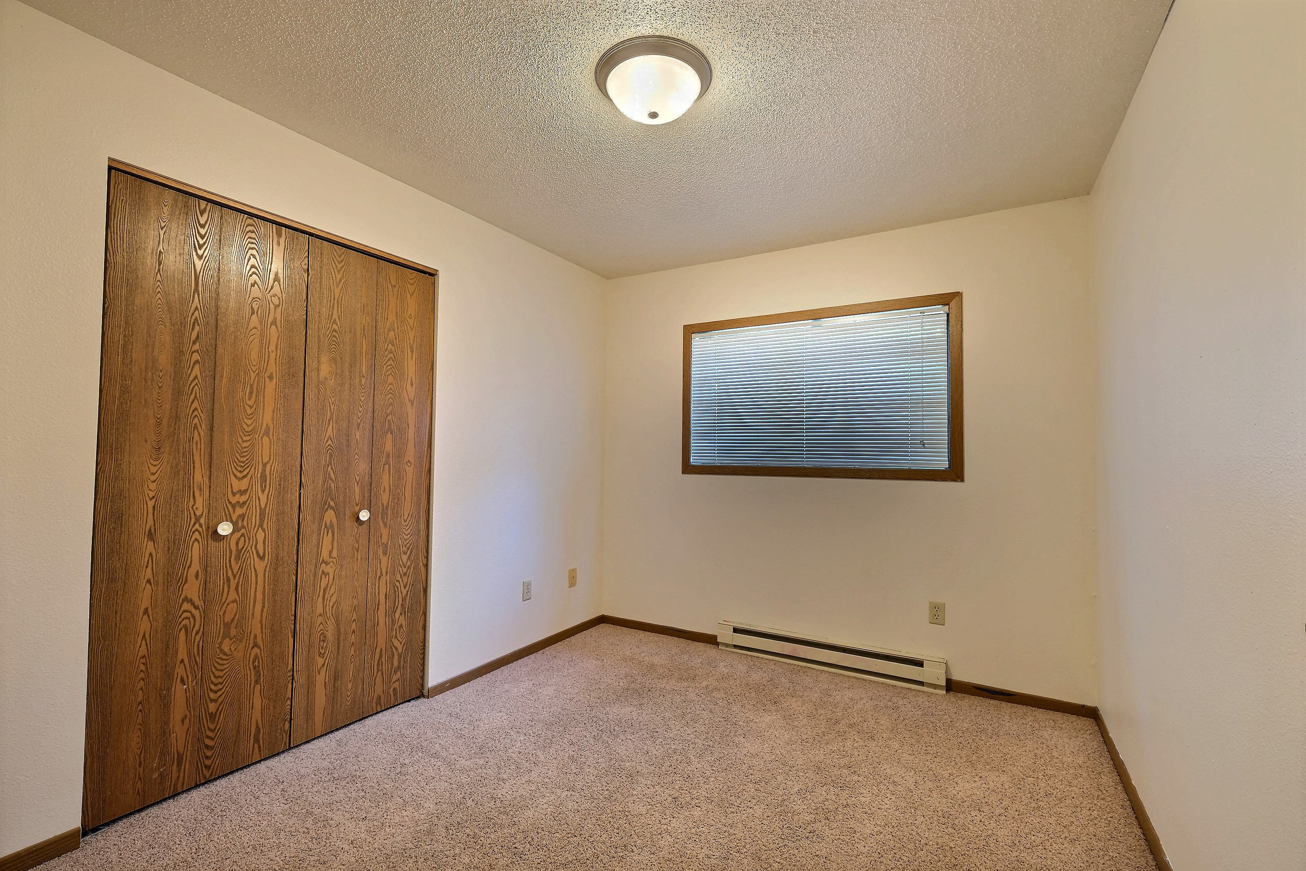 Prairiewood Courts Apartments | 2 Bdrm - Bedroom
