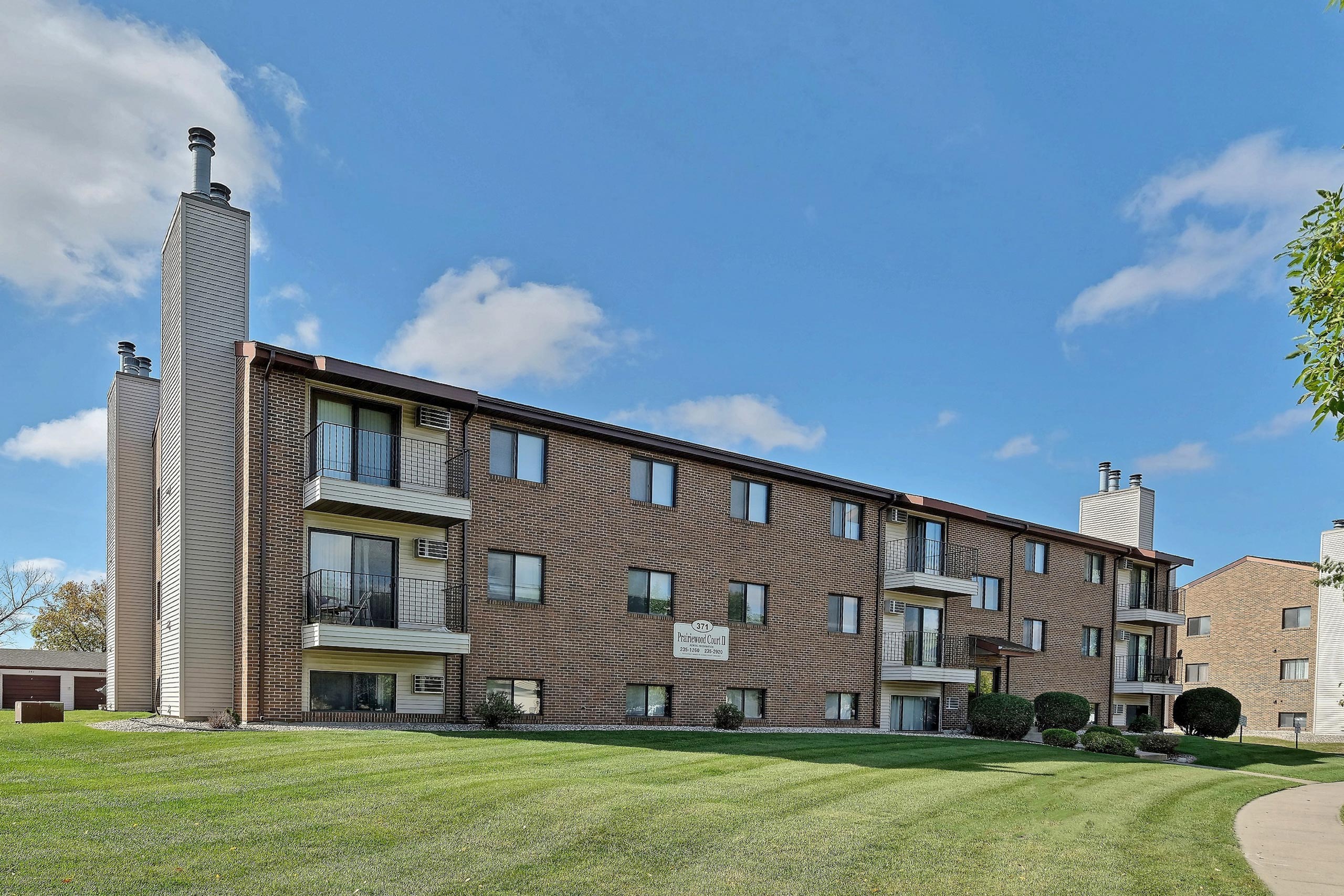Prairiewood Courts Apartments | Fargo, ND