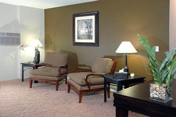 Robinwood Apartments | Living Room - Photo Gallery 3