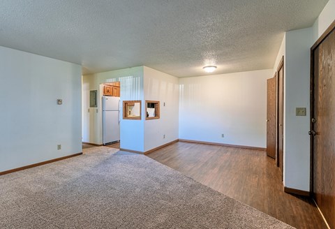 Roughrider 2 Apartments | Living Room