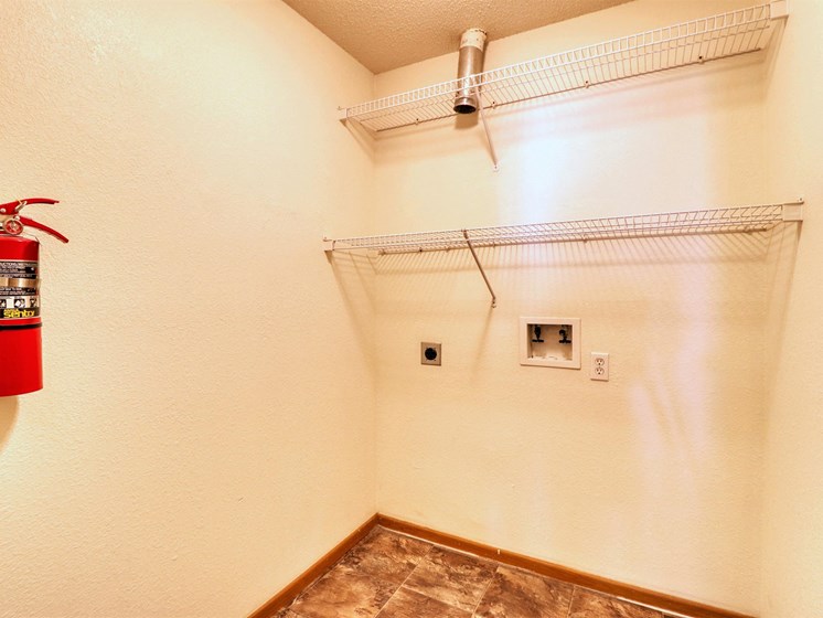 Foxboro Court Townhomes | Laundry Room