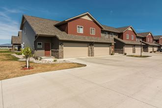 Sterling Pointe Townhomes | Grand Forks, ND