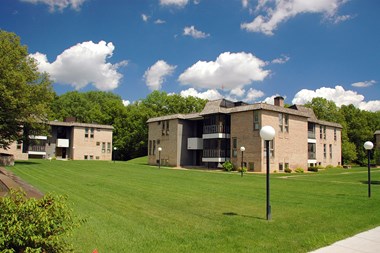 Valley View Apartments | Golden Valley, MN
