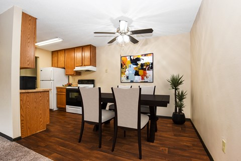 Coon Rapids, MN Parkview Estates Apartments | Furnished Dining Room