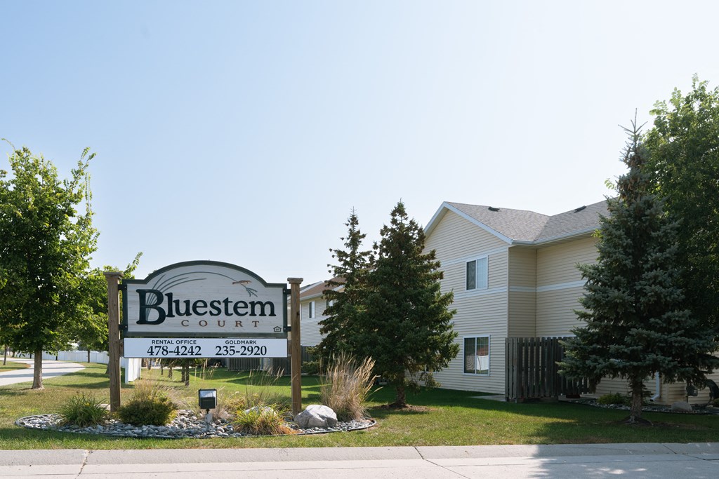 Fargo, ND Bluestem Townhomes| Exterior a sign for bluestem court. Fargo, ND Bluestem Townhomes