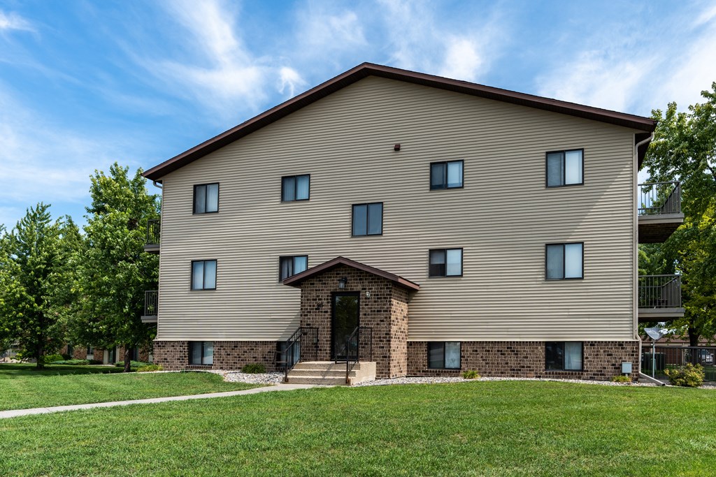 Granger Court Apartments, 903 43rd St SW, Fargo, ND RentCafe