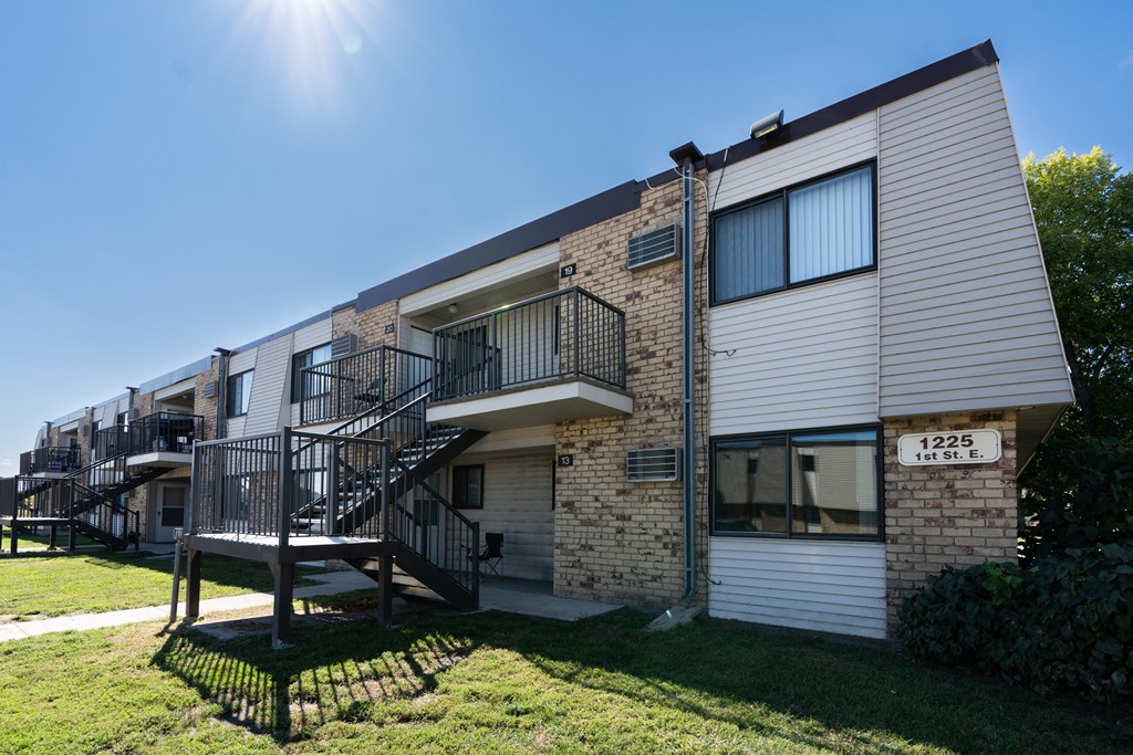 Two story apartment building at Parkwest Gardens West Fargo, ND 58078