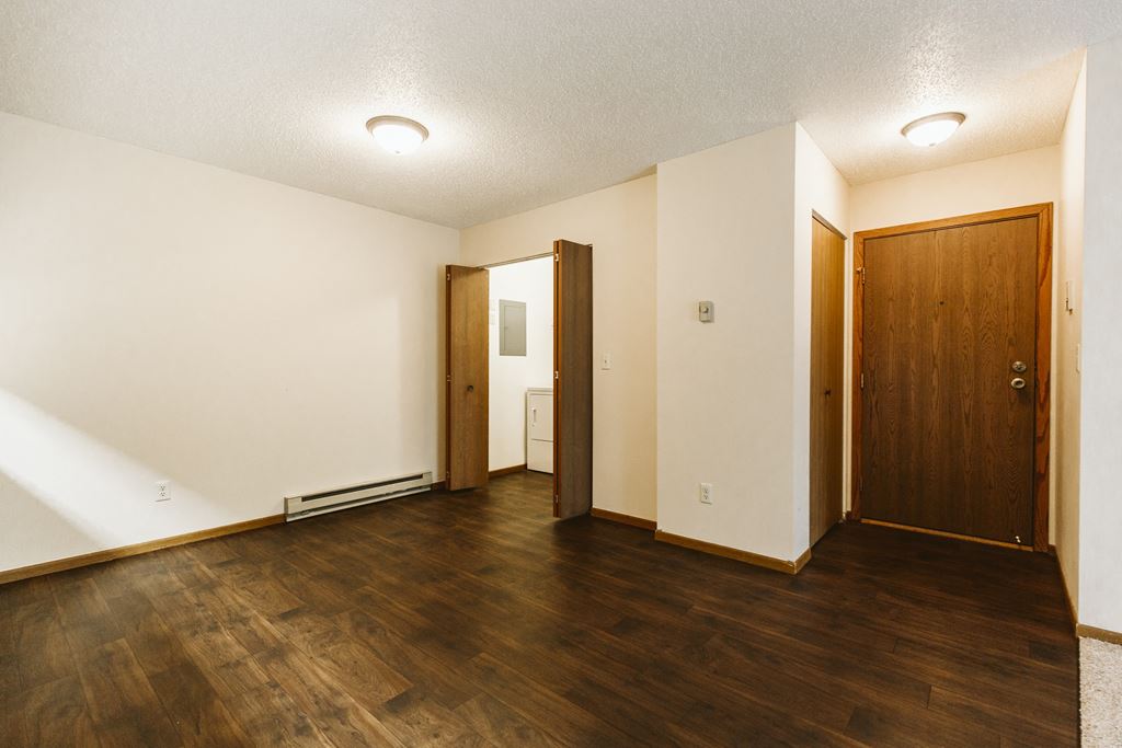 Harrison And Richfield Apartments, 1875 28th Ave S, Grand Forks, ND