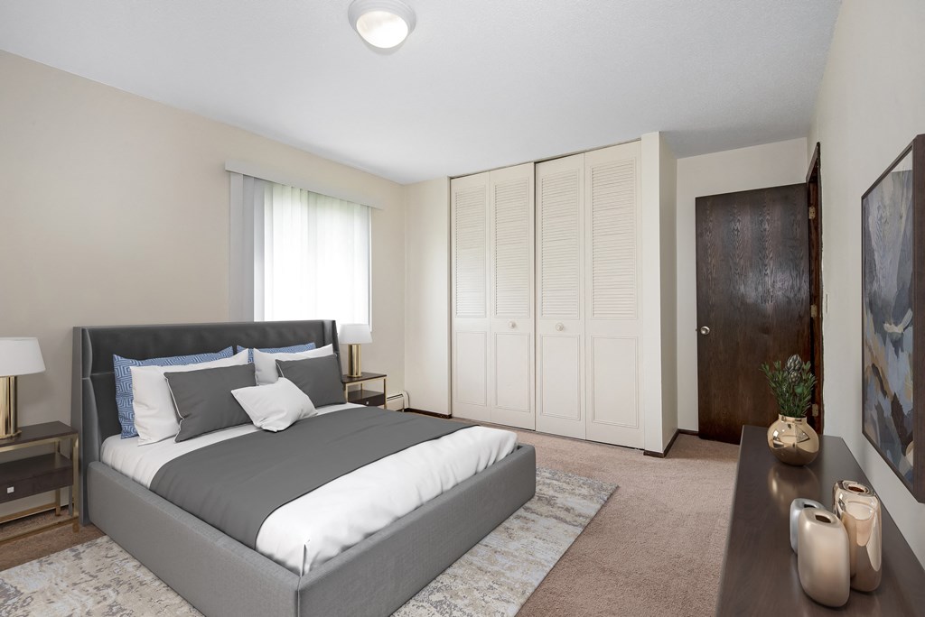 Maplewood, MN Maplewood Apartments | Furnished Bedroom