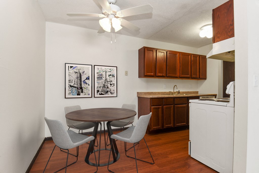 Sage Park Apartments in New Brighton, MN | dining area
