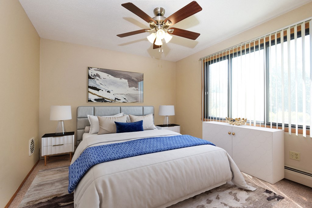 St Louis Park, MN Edge of Uptown Apartments | Furnished Bedroom