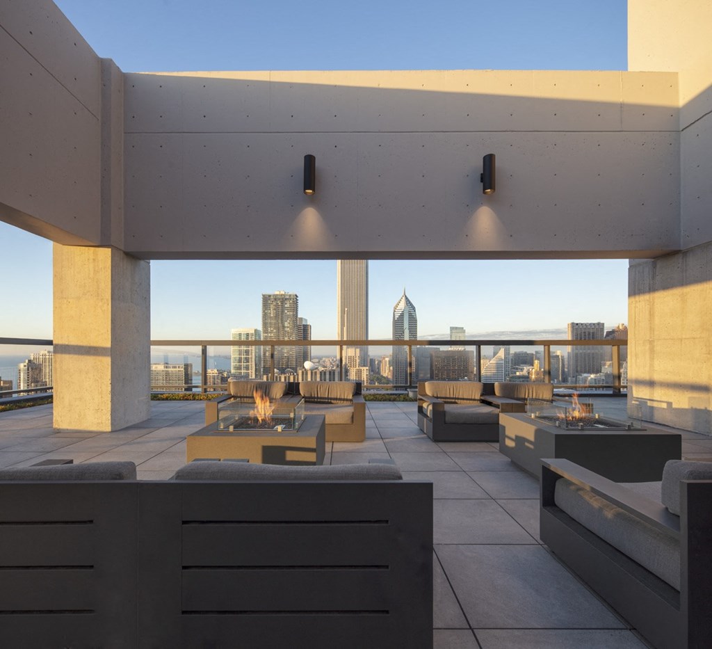 Optima Signature Club 52 Sky Deck