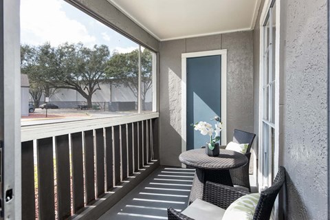 Tampa Apartments with Balcony at Arbour Ponds Aspen 2x2 950 sq ft