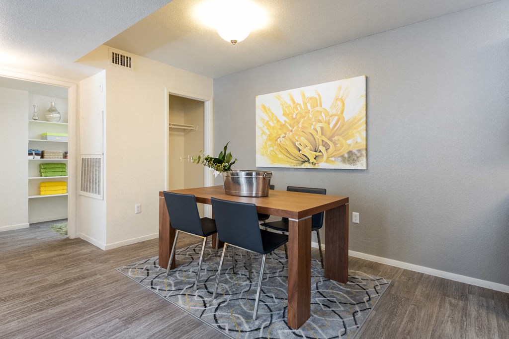 the preserve at ballantyne commons apartment dining room with table and chairs