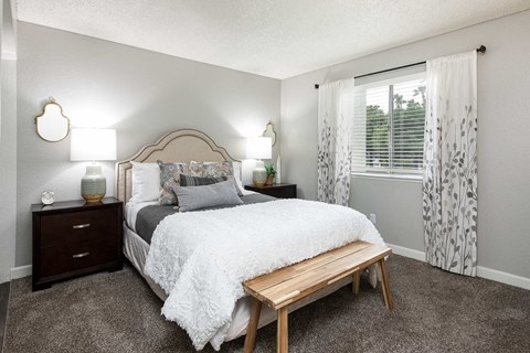 the preserve at ballantyne commons bedroom with bed and window