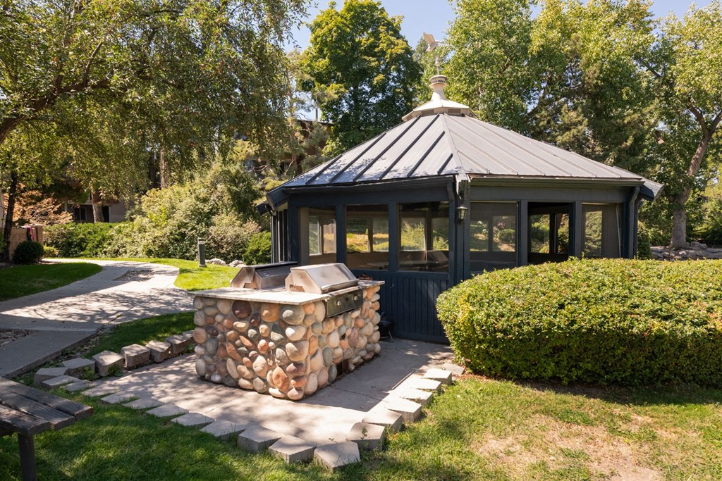 Cobble Creek Apartments