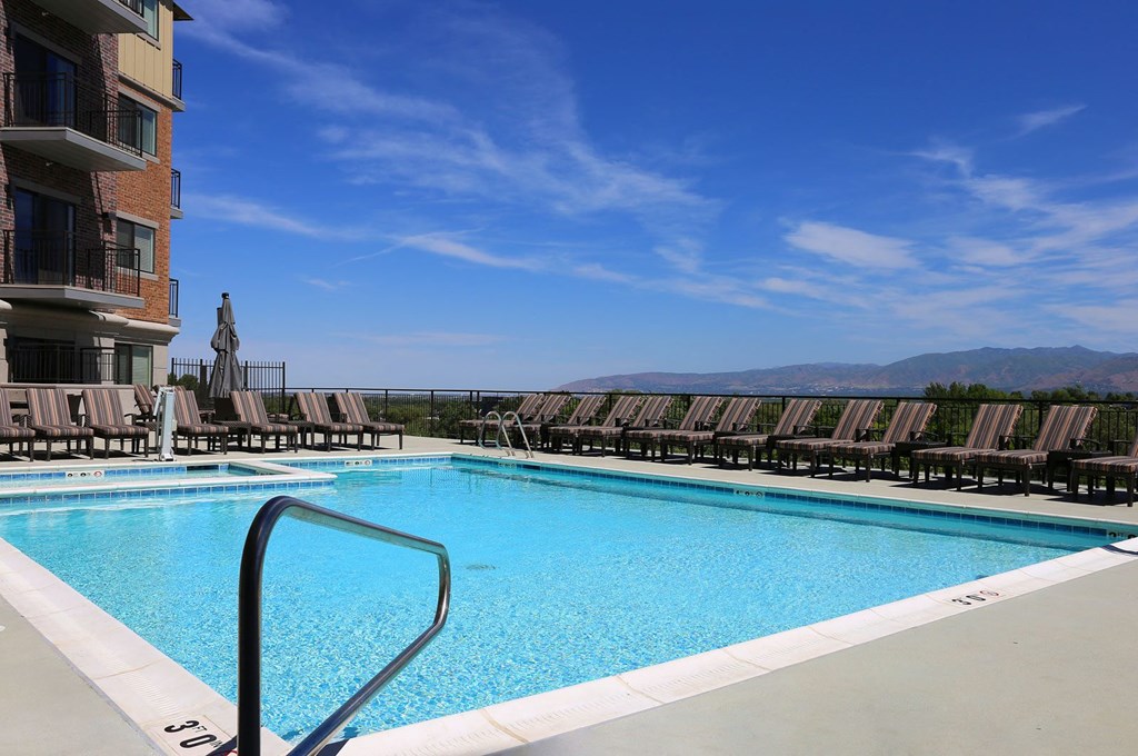 the pool at the inn at the crossings has views of the mountains