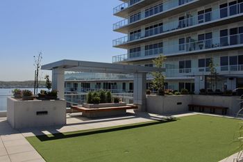 11th Floor Putting Green