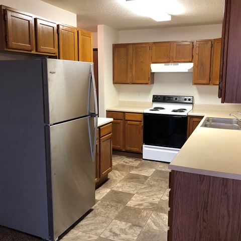 Fully Equipped Kitchen at Sandstone Apartments, North Dakota, 58103