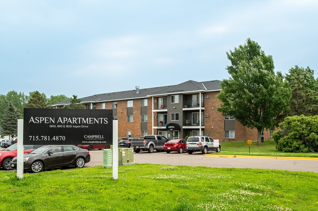 Outdoor at Aspen Apartments, Hudson, 54016