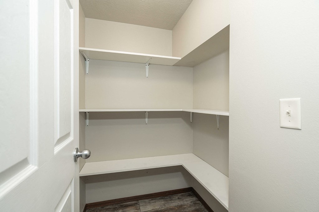 Beal Townhomes Closet