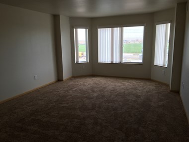 2915 Bluestem Drive 2 Beds Apartment for Rent - Photo Gallery 2
