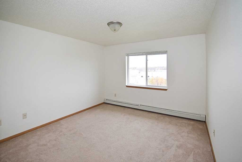 Bedroom at Hillcrest Apartments, St Cloud, MN, 56301
